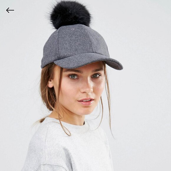 Felt Hat with Pompom - Picture 1 of 2